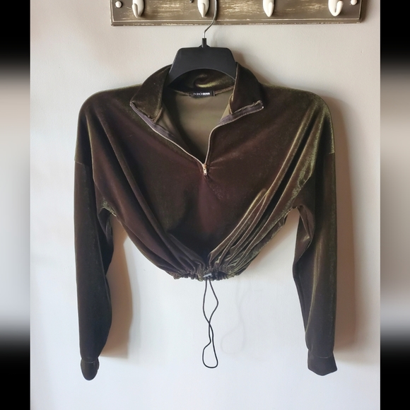 Fashion Nova Tops - 💗  Fashion Nova dark army green velvet crop